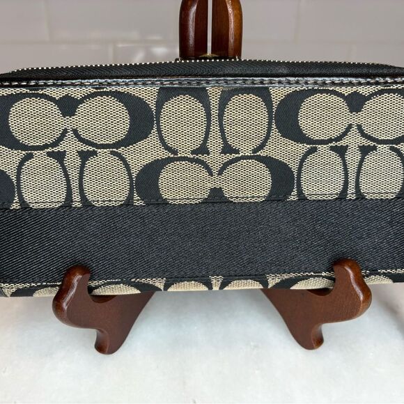 Coach Black and Cream Jacquard Signature Full Sized Wallet - Picture 2 of 9